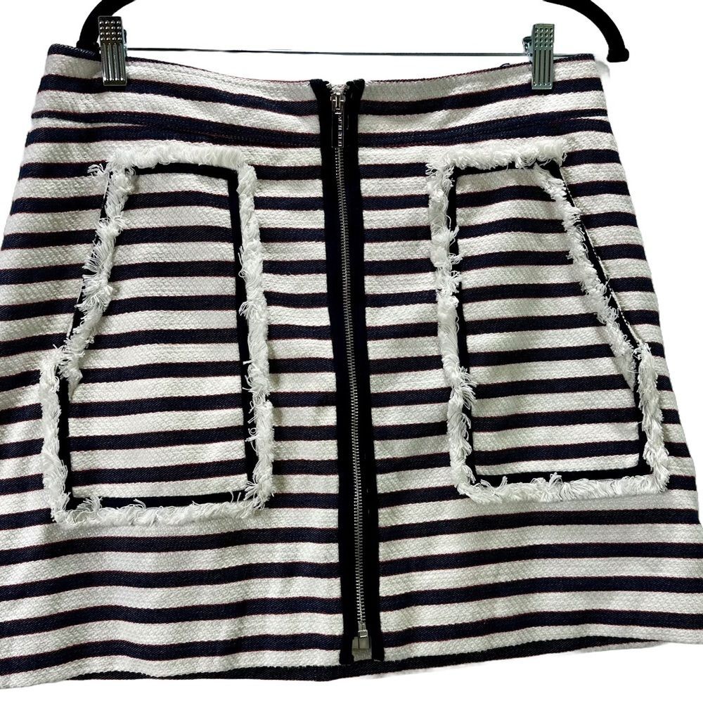 Le Lis Blanc Navy and White Striped Mini Skirt Size 44